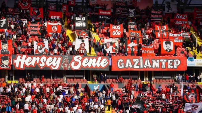 Gaziantep FK taraftarlarından görsel şölen
